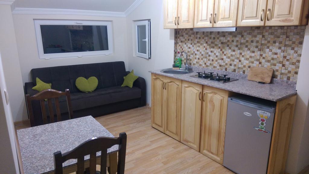 Apartments Komakhidze 68 Батумі Екстер'єр фото