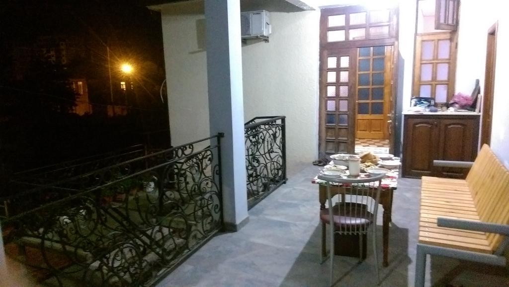 Apartments Komakhidze 68 Батумі Екстер'єр фото